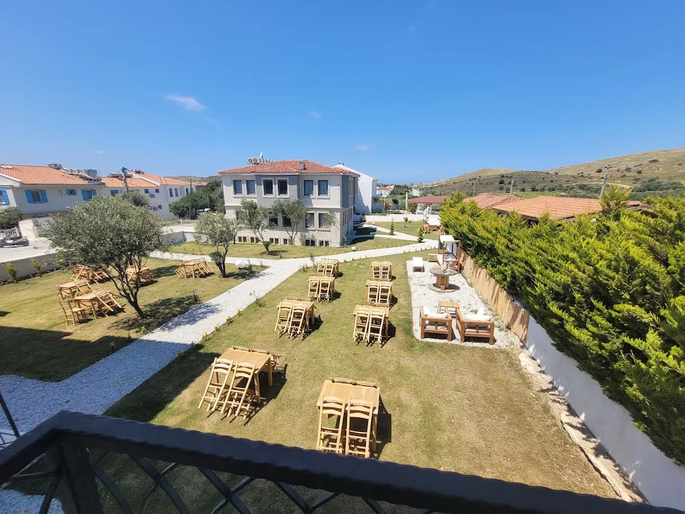 Family Dört Kişilik Oda, Balkon, Bahçe Manzaralı