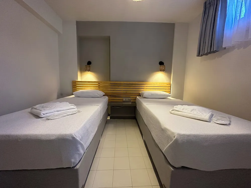 Economy Twin Room (Bodrum Kat - Basement)