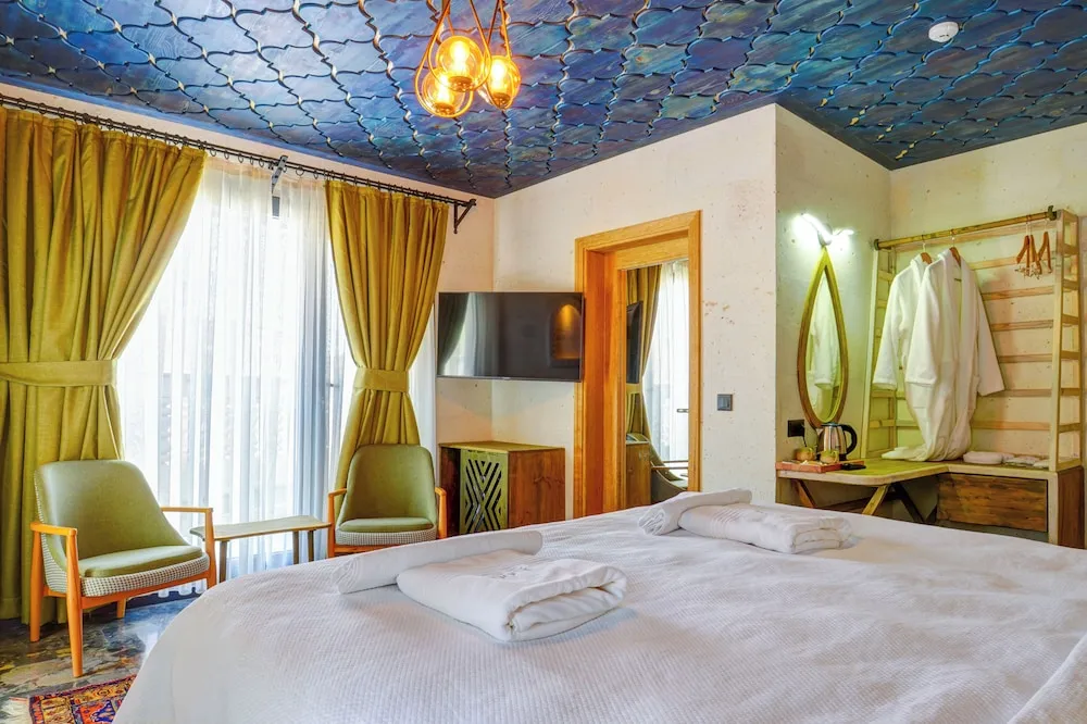 JUNIOR SUITE WITH BALCONY