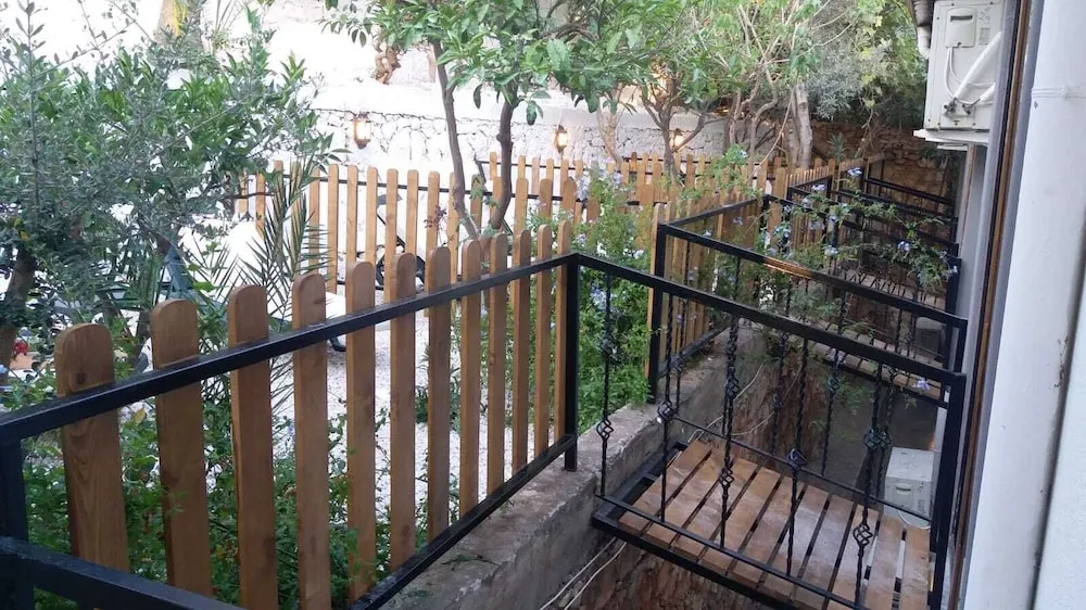 Oda (Bahce manzarali)