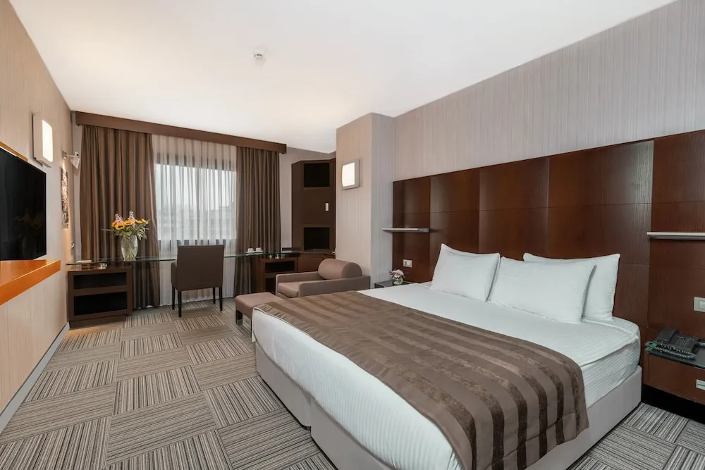Adjoining Deluxe Family Room