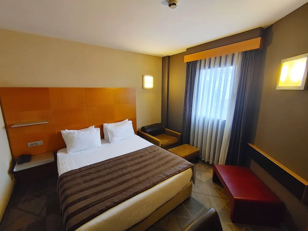 Adjoining Deluxe Family Room