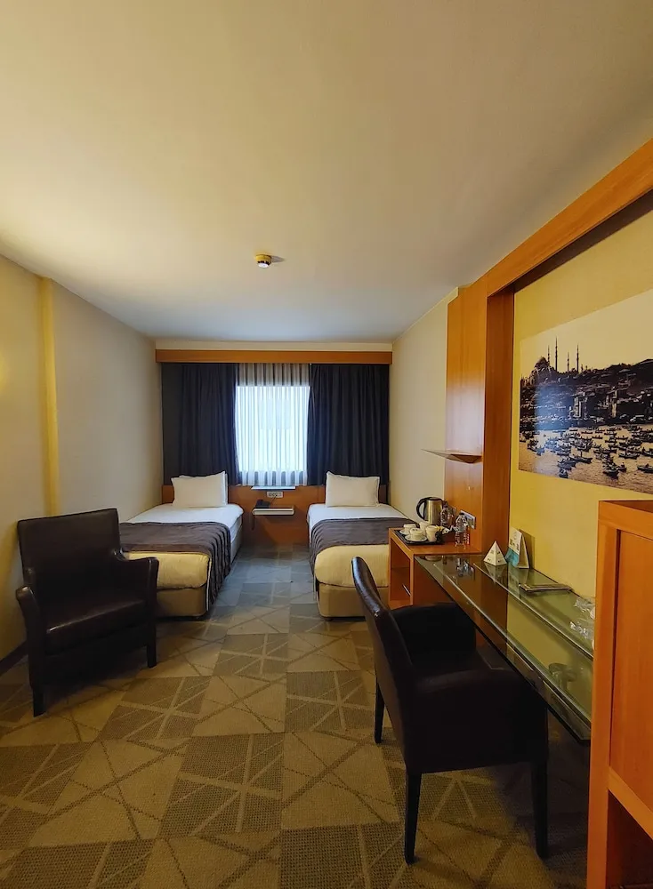 Adjoining Deluxe Family Room