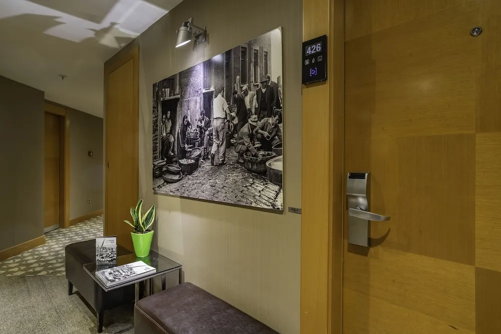 Executive Junior Suite with Lounge Access
