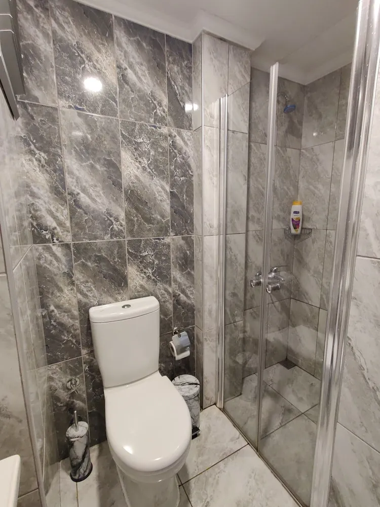 Comfort Tek Büyük veya İki Ayrı Yataklı Oda