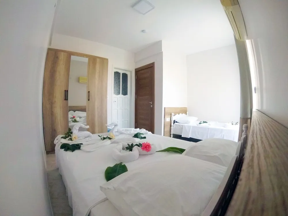 Comfort Üç Kişilik Oda, Balkon