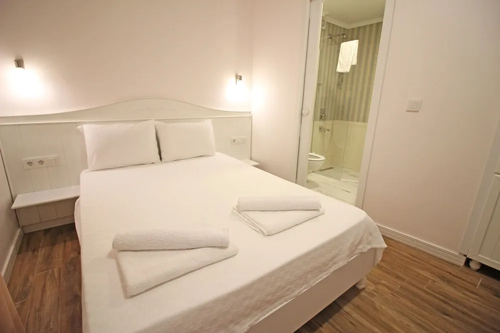 Ekonomik Üç Kişilik Oda, Manzarasız