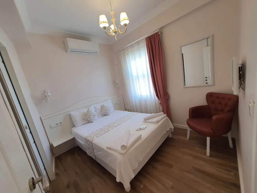 Standard Tek Büyük Yataklı Oda