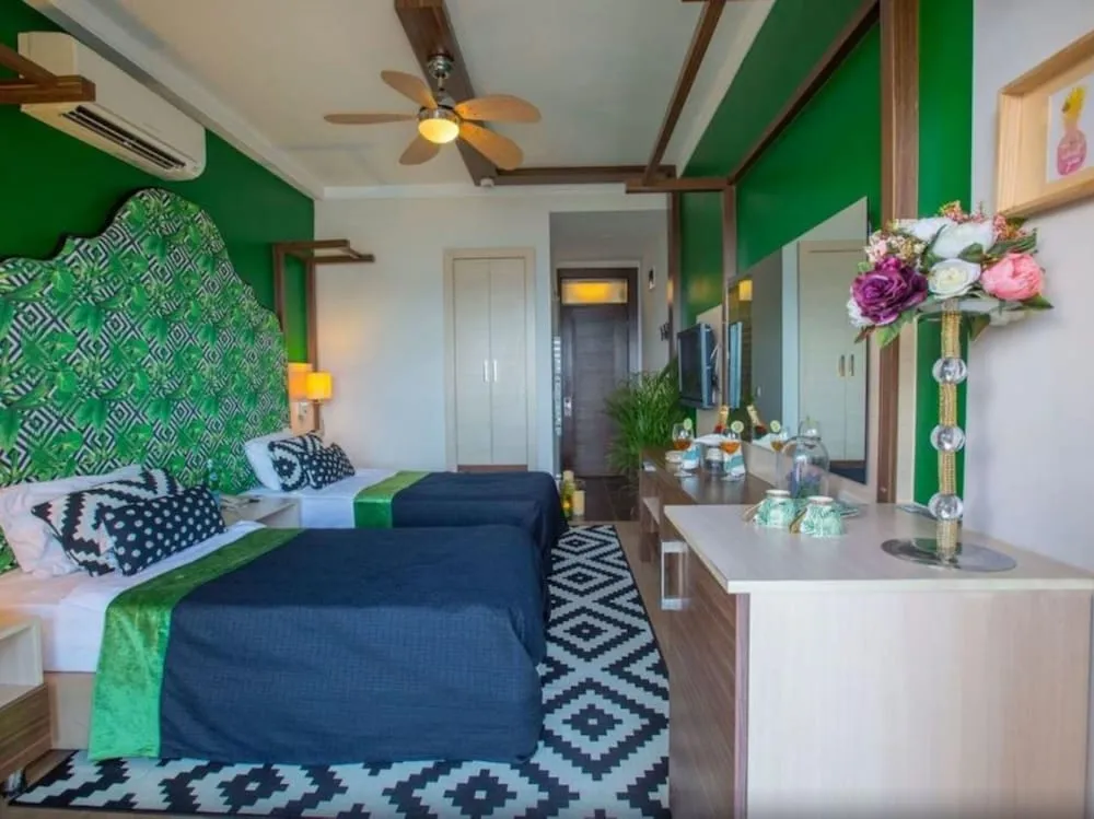 Standard Sea View Room