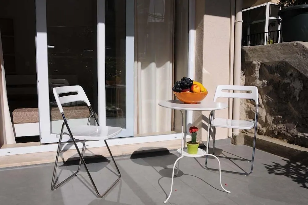 Standard Apart Daire, Bahçeli