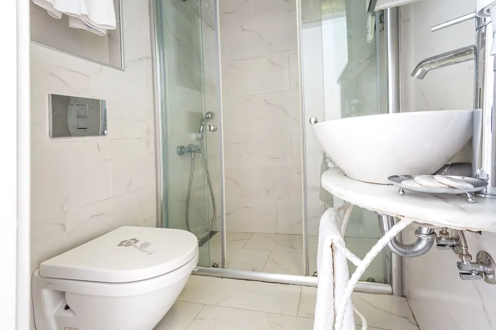 Economy Tek Büyük veya İki Ayrı Yataklı Oda