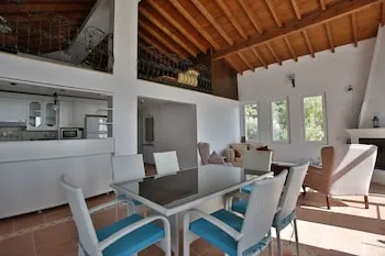 Villa Mola