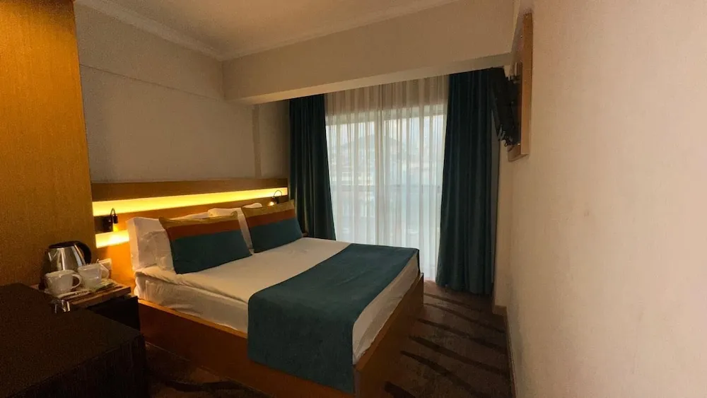 Economy Oda, Şehir Manzaralı