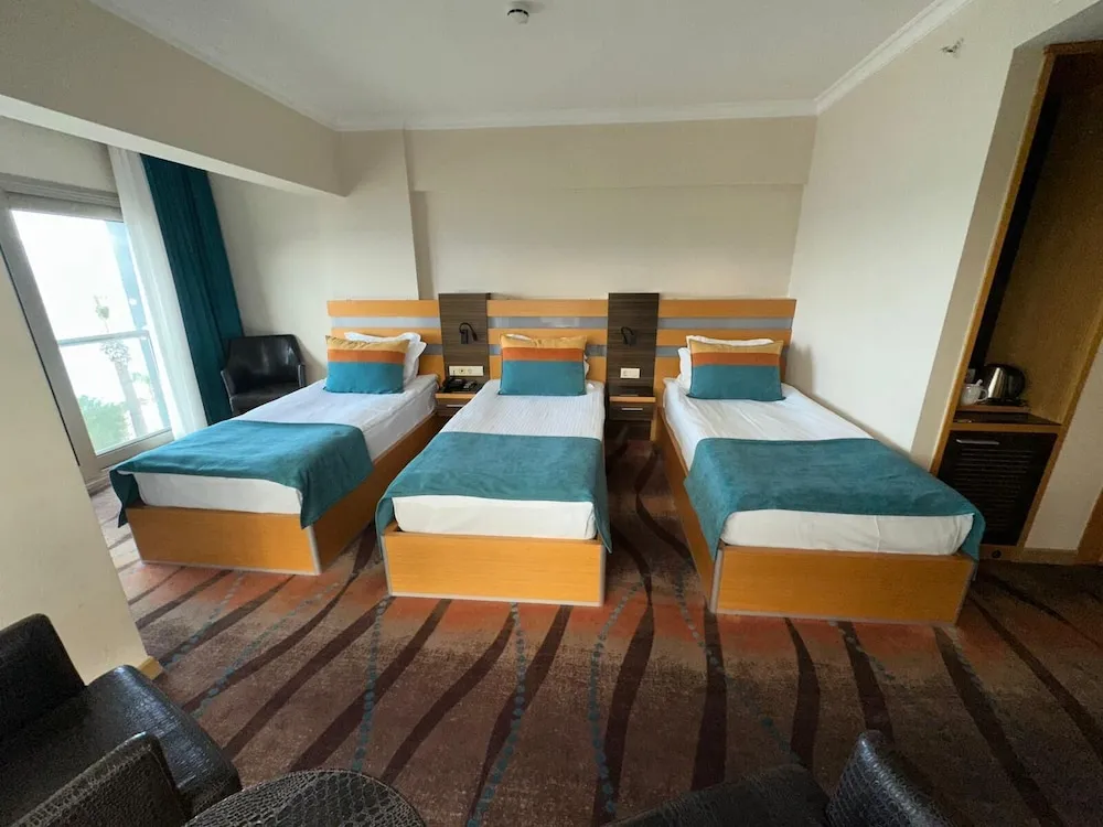 Deluxe Üç Kişilik Oda