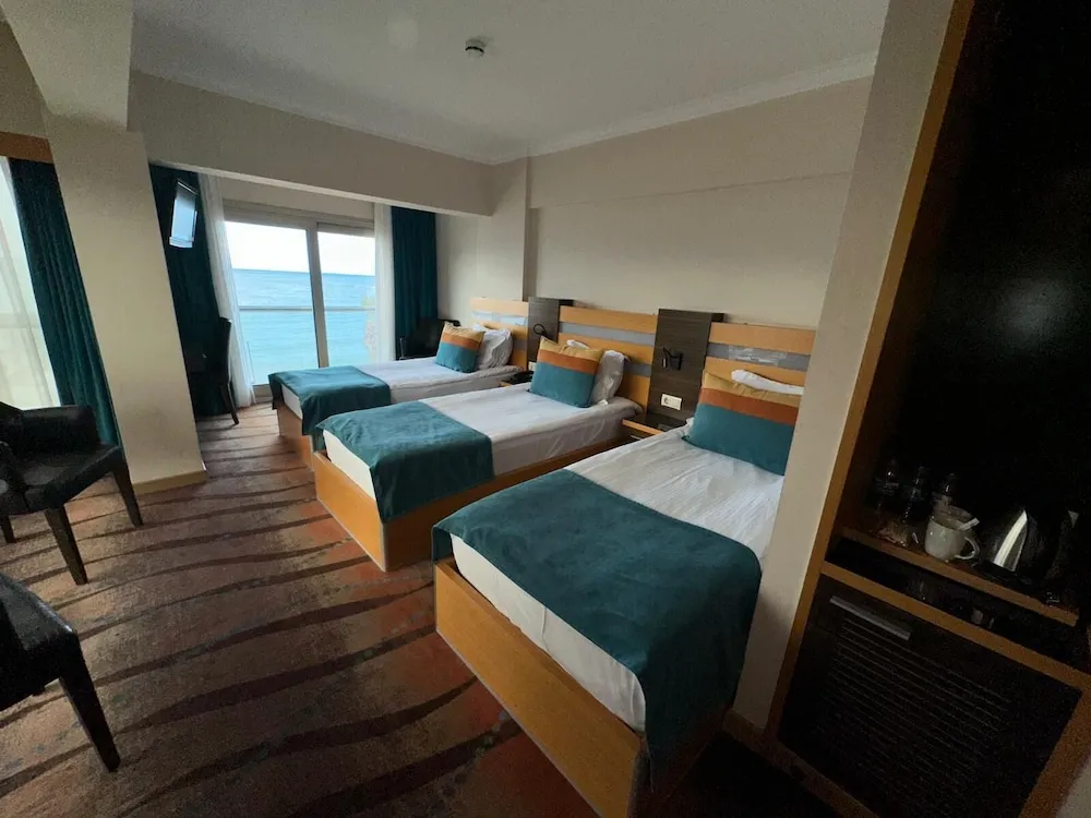 Deluxe Üç Kişilik Oda