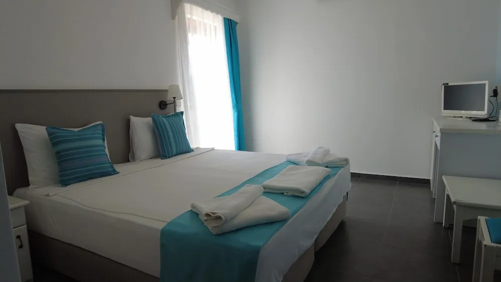Standard Oda, 1 Yatak Odası, Havuz Manzaralı, Denize Sıfır