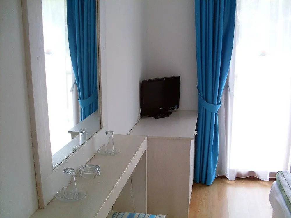 Standard Oda, 1 Yatak Odası, Havuz Manzaralı, Denize Sıfır