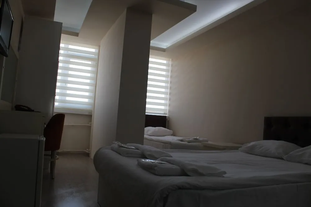 Üç Kişilik Oda, 3 Tek Kişilik Yatak