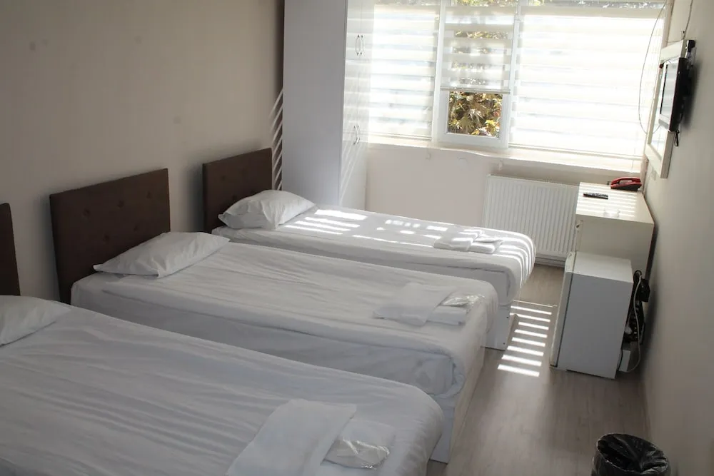 Üç Kişilik Oda, 3 Tek Kişilik Yatak