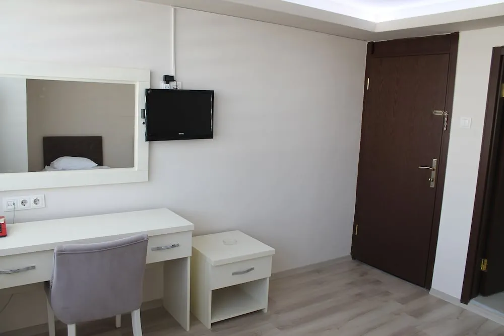 Standard Tek Büyük Yataklı Oda