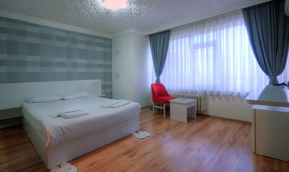 Standard Tek Büyük Yataklı Oda