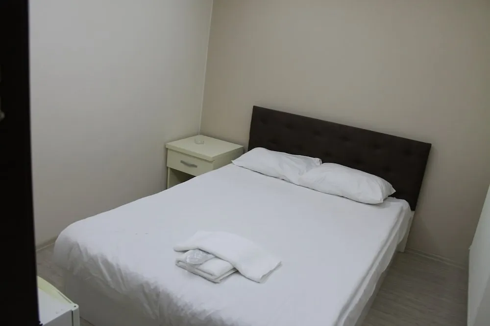 Economy Tek Büyük veya İki Ayrı Yataklı Oda