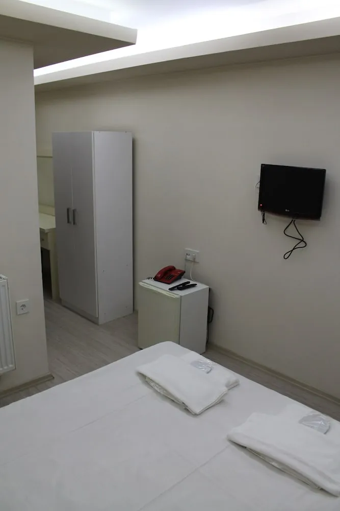 Economy Tek Büyük veya İki Ayrı Yataklı Oda