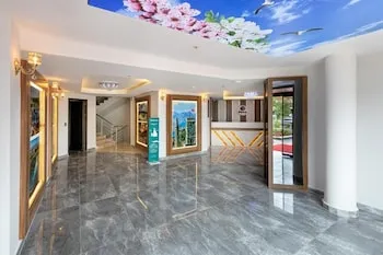 Citrus Luna Suite