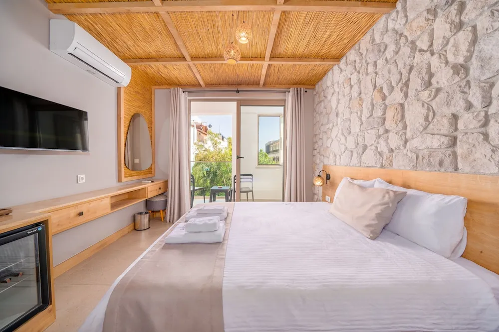 Deluxe Tek Büyük Yataklı Oda, Sigara İçilebilir, Balkon/Veranda