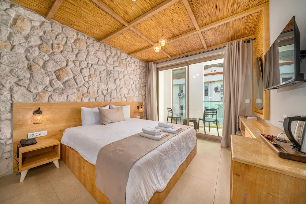 Deluxe Tek Büyük Yataklı Oda, Sigara İçilebilir, Balkon/Veranda