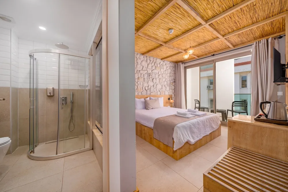 Deluxe Tek Büyük Yataklı Oda, Sigara İçilebilir, Balkon/Veranda