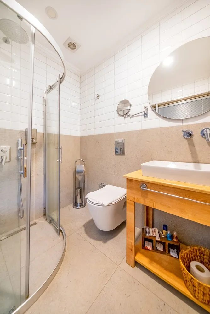Deluxe Tek Büyük Yataklı Oda, Sigara İçilebilir, Balkon/Veranda