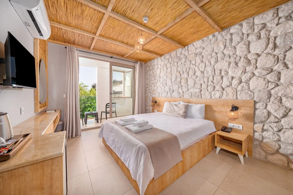 Deluxe Tek Büyük Yataklı Oda, Sigara İçilebilir, Balkon/Veranda