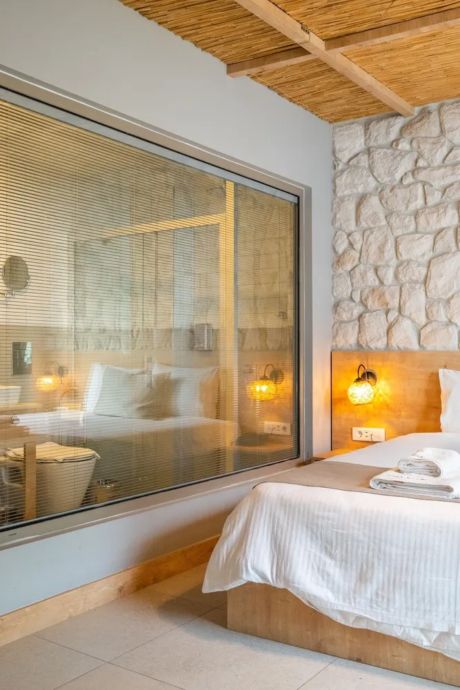 Deluxe Tek Büyük Yataklı Oda, Sigara İçilebilir, Balkon/Veranda