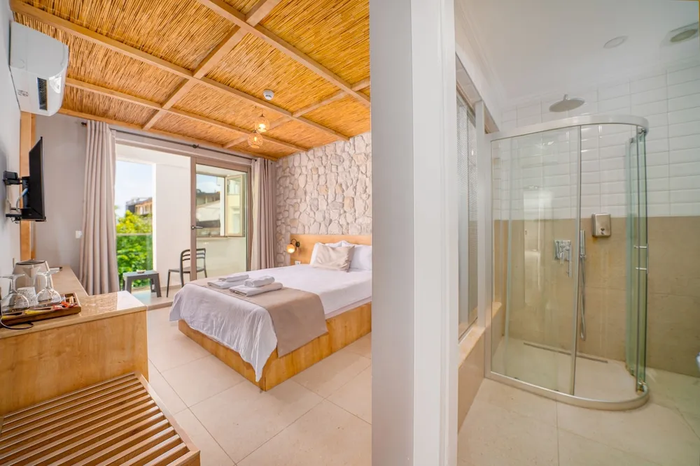 Deluxe Tek Büyük Yataklı Oda, Sigara İçilebilir, Balkon/Veranda