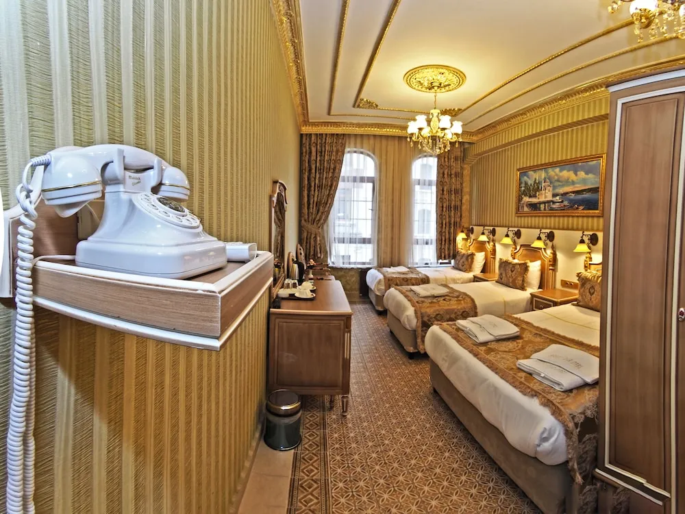 Deluxe Dört Kişilik Oda