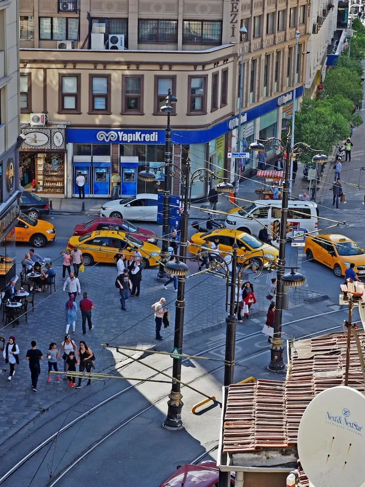 Deluxe Dört Kişilik Oda