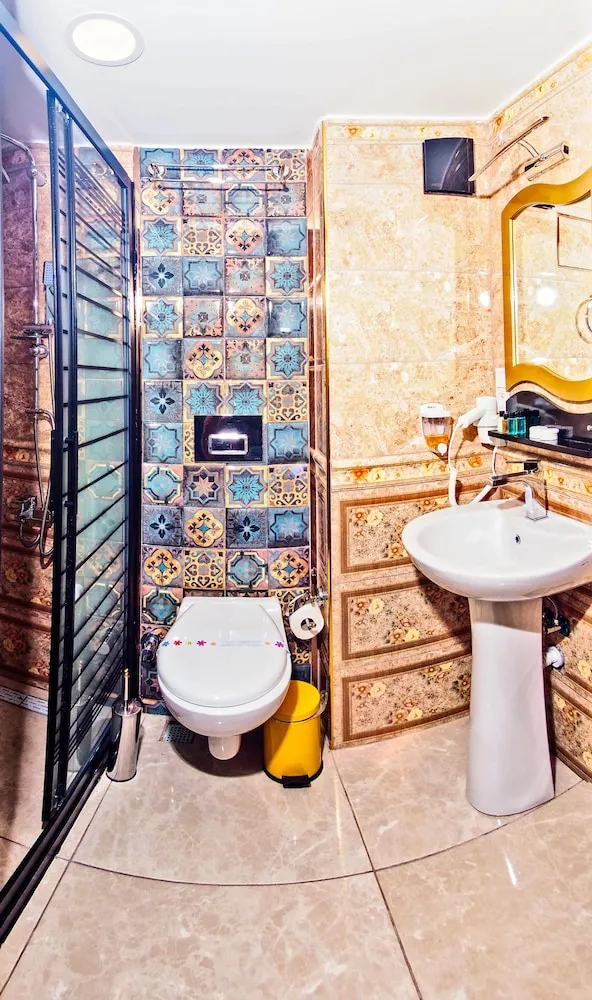 Deluxe Dört Kişilik Oda