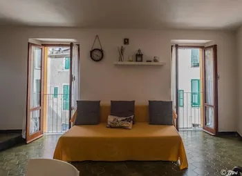 El Nin Apartment With Terrace