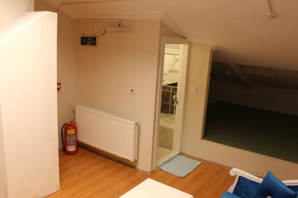 Çatı Katı (Loft), Sigara İçilmez