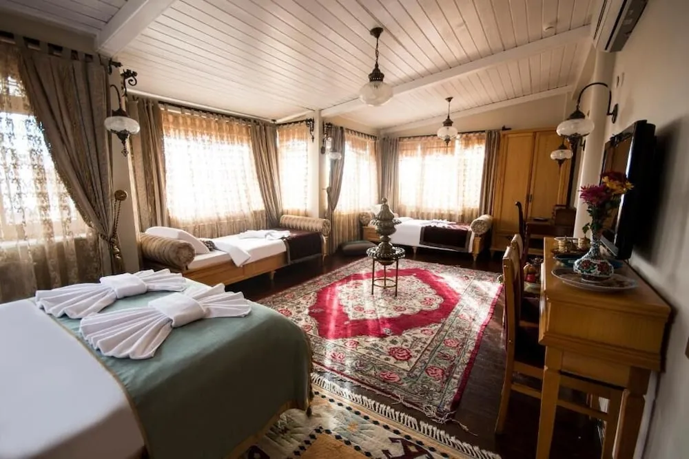 Deluxe Dört Kişilik Oda