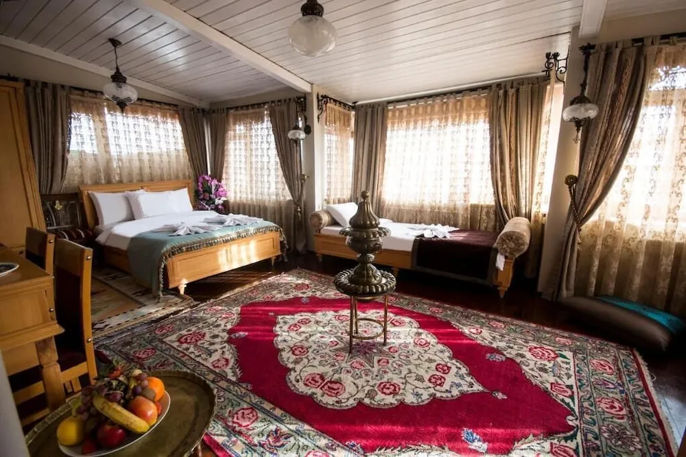 Deluxe Dört Kişilik Oda