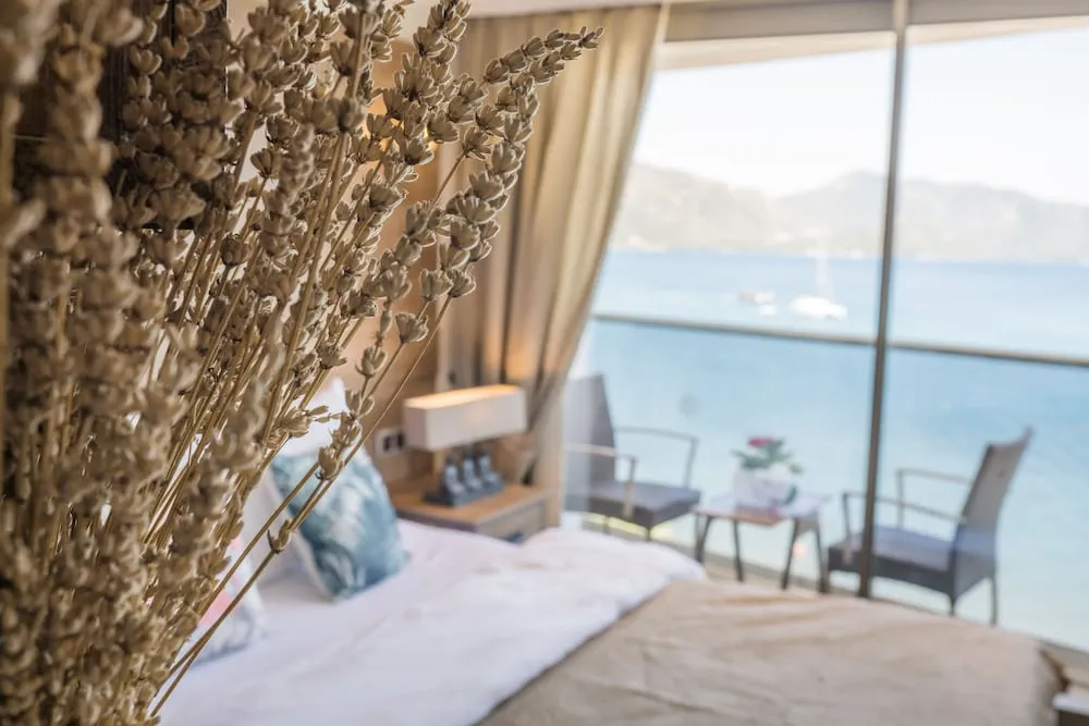 Standard Tek Büyük veya İki Ayrı Yataklı Oda, Deniz Manzaralı