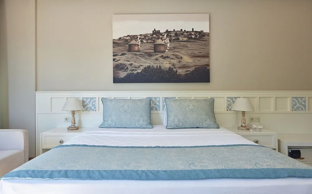 Superior Corner Room