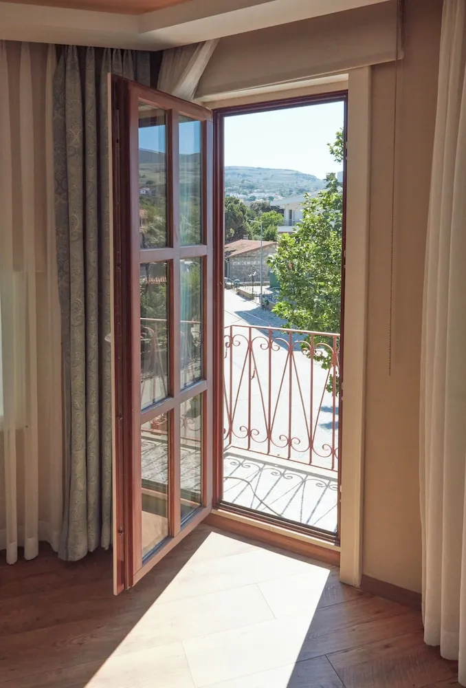 Superior Corner Room