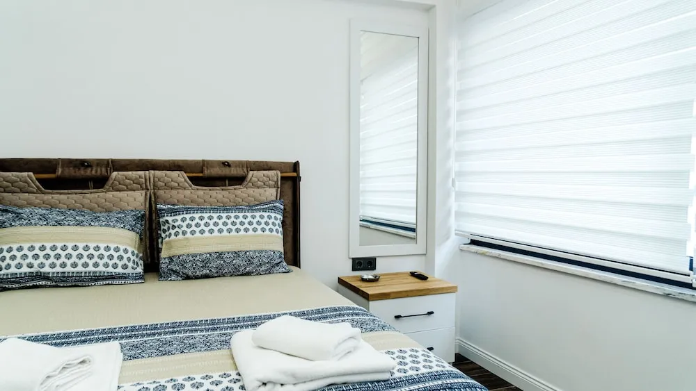 Deluxe Tek Büyük Yataklı Oda, Balkon, Şehir Manzaralı