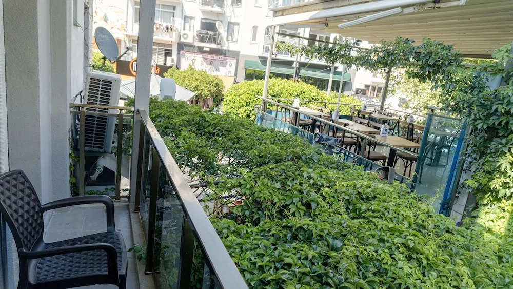 Deluxe Tek Büyük Yataklı Oda, Balkon, Şehir Manzaralı