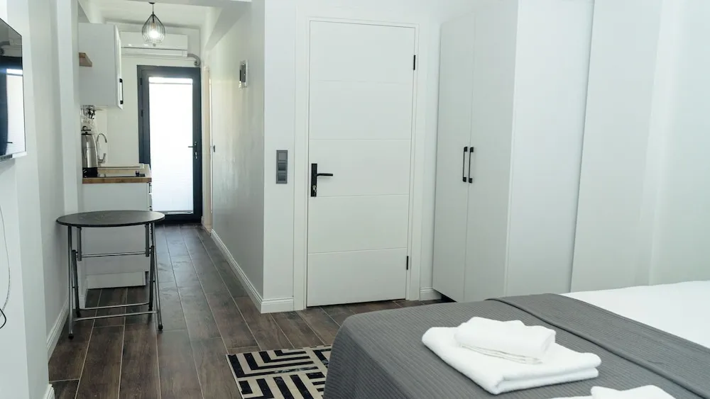 Deluxe Tek Büyük Yataklı Oda, Balkon, Şehir Manzaralı