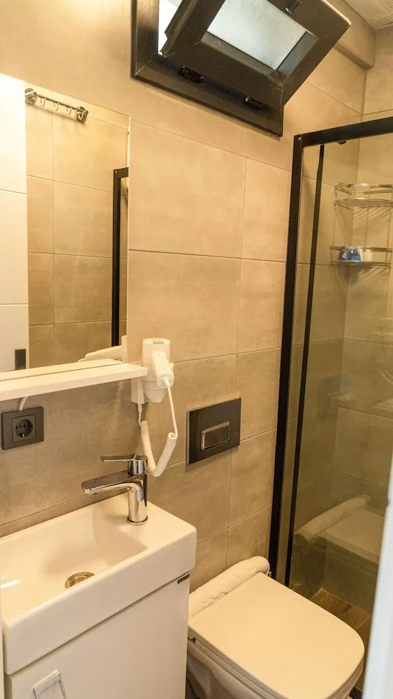 Deluxe Tek Büyük Yataklı Oda, Balkon, Şehir Manzaralı