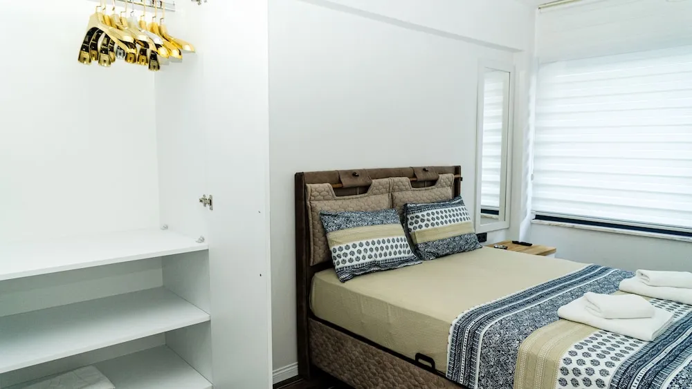 Deluxe Tek Büyük Yataklı Oda, Balkon, Şehir Manzaralı